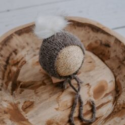 Gorrito básico con pompom de pelito muy suave