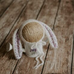 Gorrito de orejas largas con florecitas