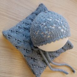 Conjunto de gorrito calado y wrap calado a juego