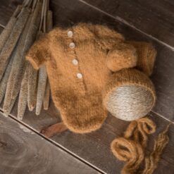 Set de body y gorrito con pompom newborn mostaza