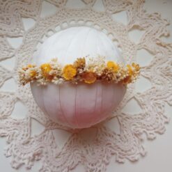 Diadema Amarilla de flores preservadas