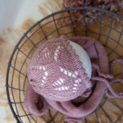 Conjunto de wrap y gorrito calado rosa maquillaje