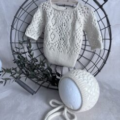 Conjunto de body corto y gorrito a juego